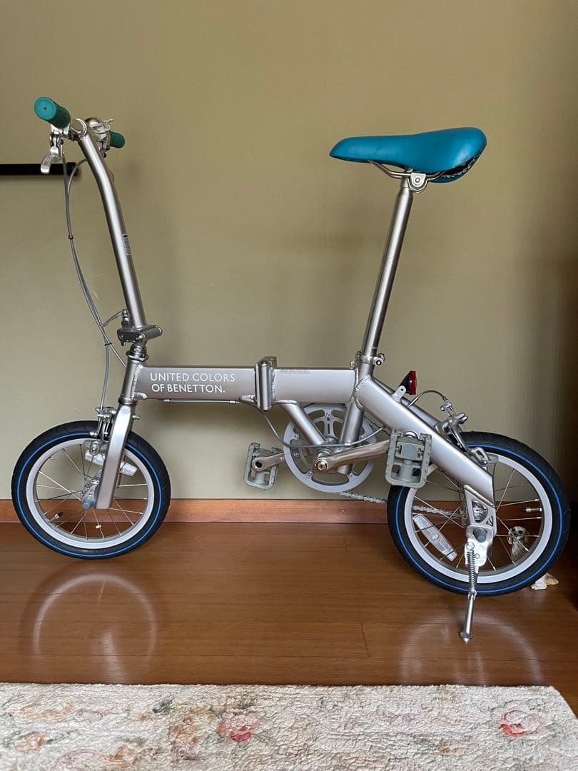 ベネトン折りたたみ自転車(アルミ製・１２インチ。レアもの)+キャリーバッグ