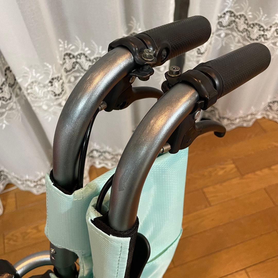 ♿ 最新モデル 小回り操作しやすい 超軽量 自走式 車椅子 ノーパンクタイヤ