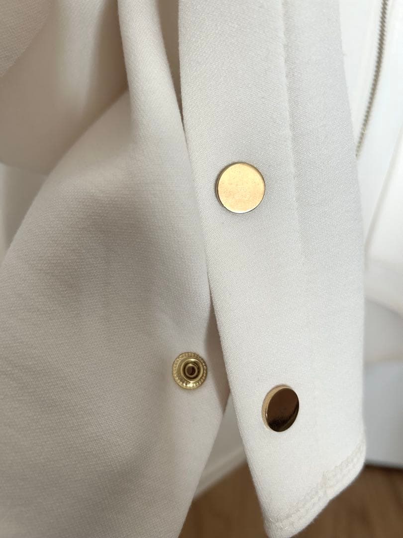 【Eimee Law】フリルデザインボンディングパーカー　白