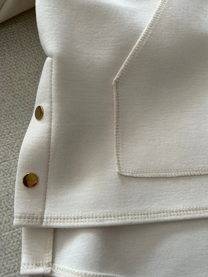 【Eimee Law】フリルデザインボンディングパーカー　白