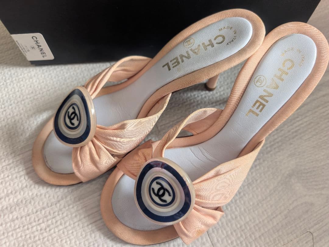 CHANEL ベージュ リボンミュール ヒール7cm