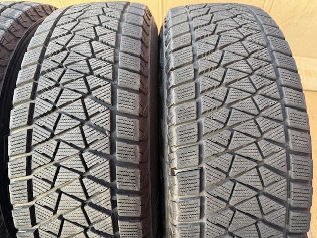 デリカ アウトランダー スタッドレスセット 215/70R16 2018年製