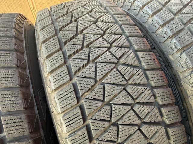 デリカ アウトランダー スタッドレスセット 215/70R16 2018年製