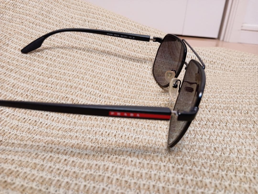 PRADA 偏光サングラス ケース付き