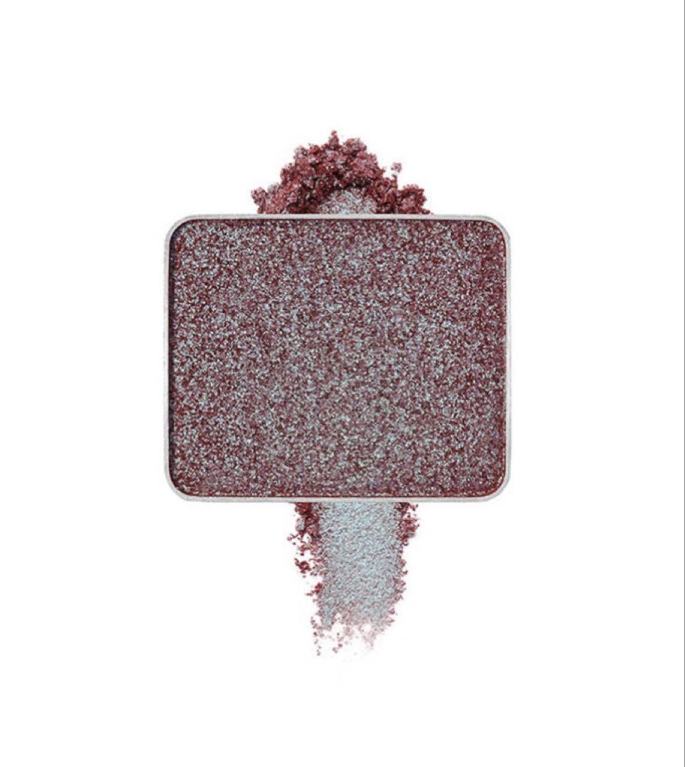 シュウウエムラ プレスド アイシャドー 8色 定価：24970円