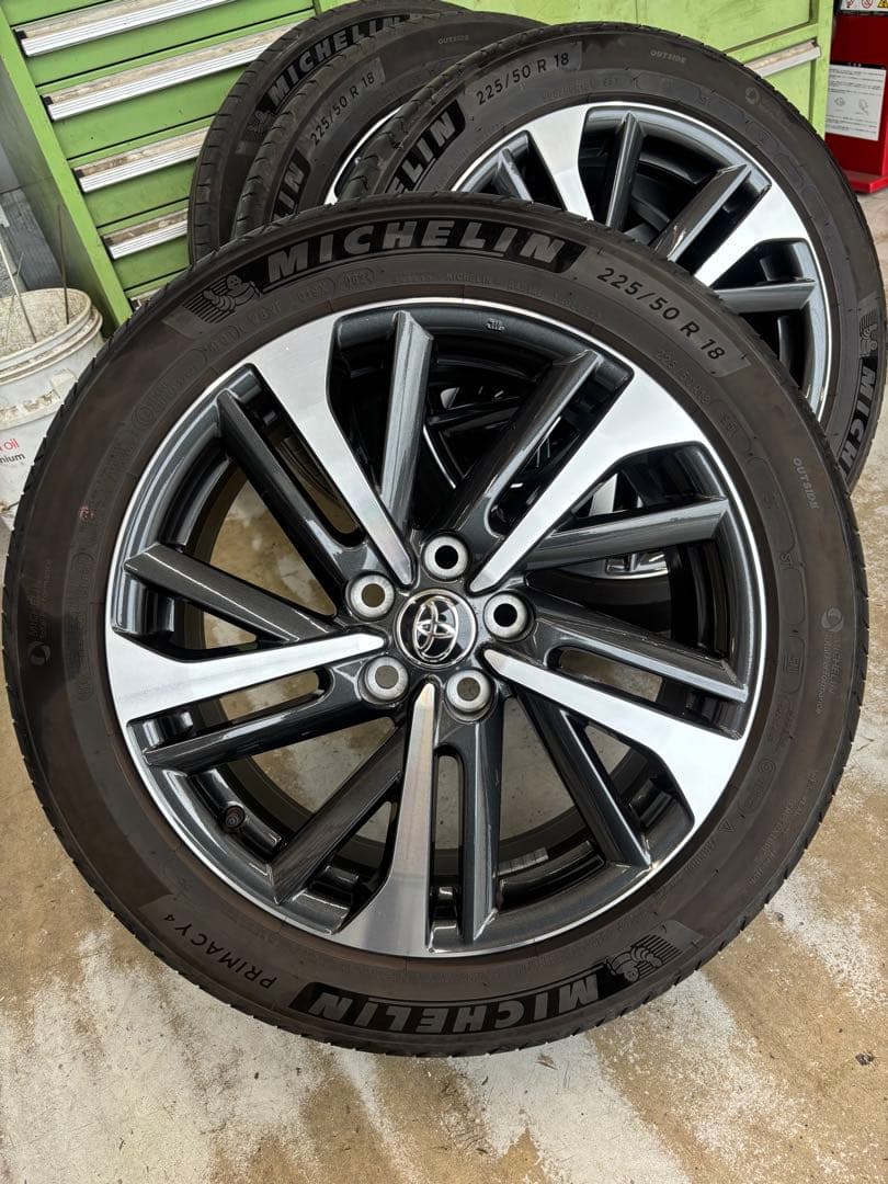 aoki カローラクロス純正ホイールとタイヤのセット 225/50 R18