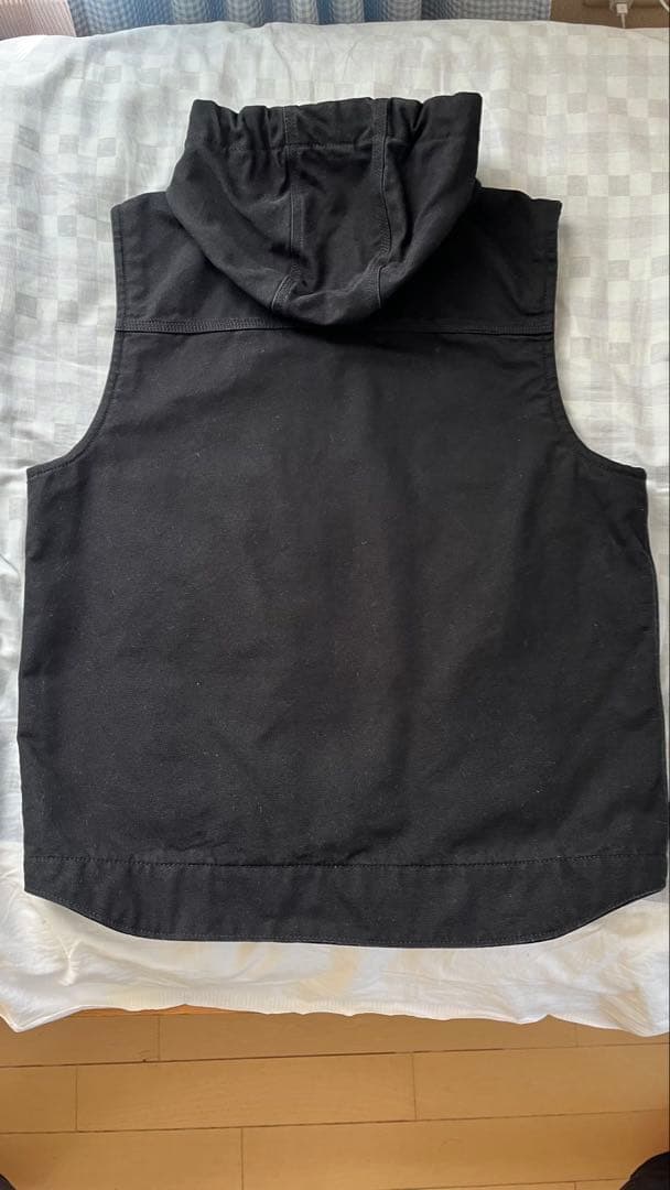 Carhartt ブラック フード付きベスト