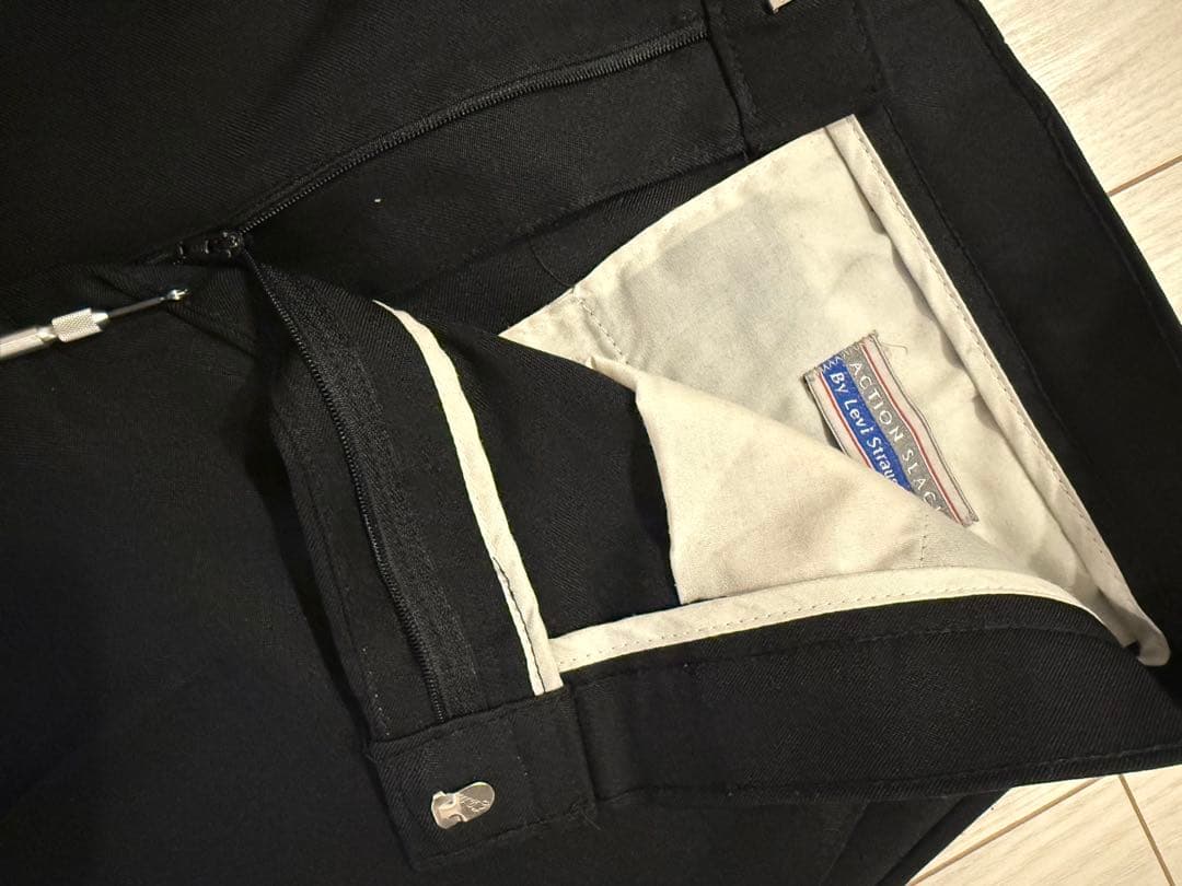 LEVIS ACTION SLACKS ブラック W34 L39 OVY