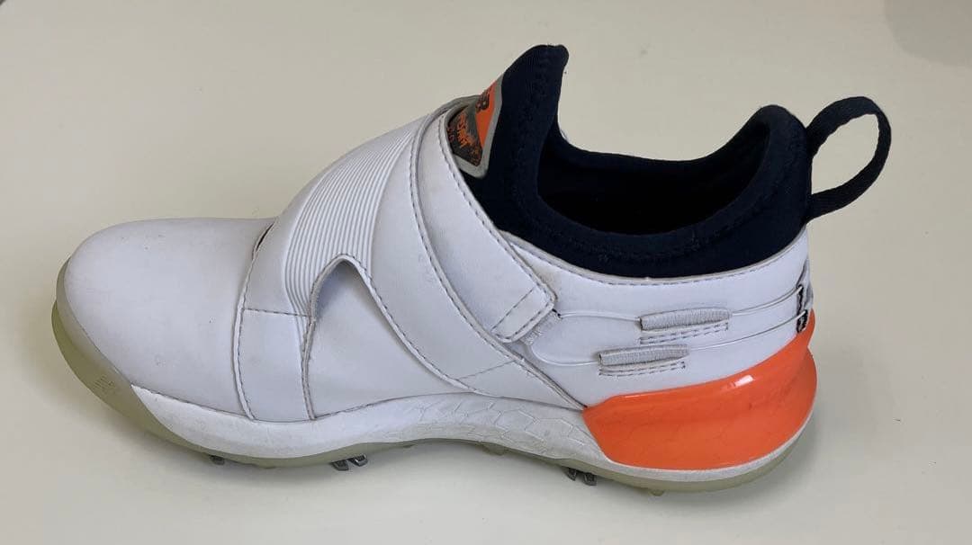 美品♡ ニューバランス　ボアタイプゴルフシューズ　レディサイズ　23.5センチ♪