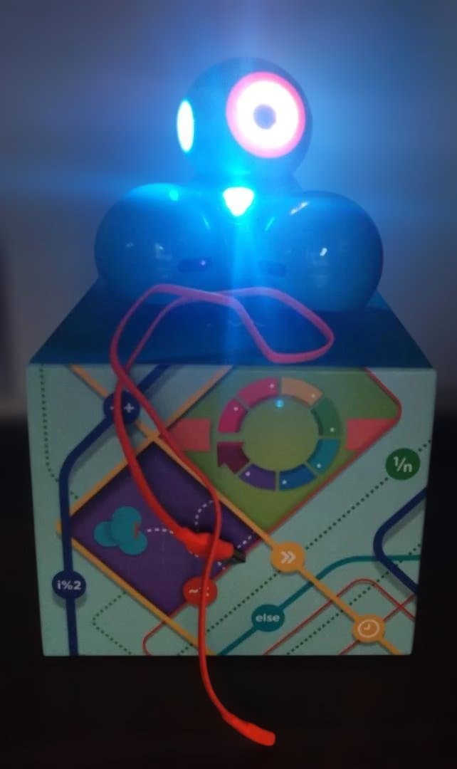 プログラミングロボット　ダッシュくん Wonder Workshop Dash