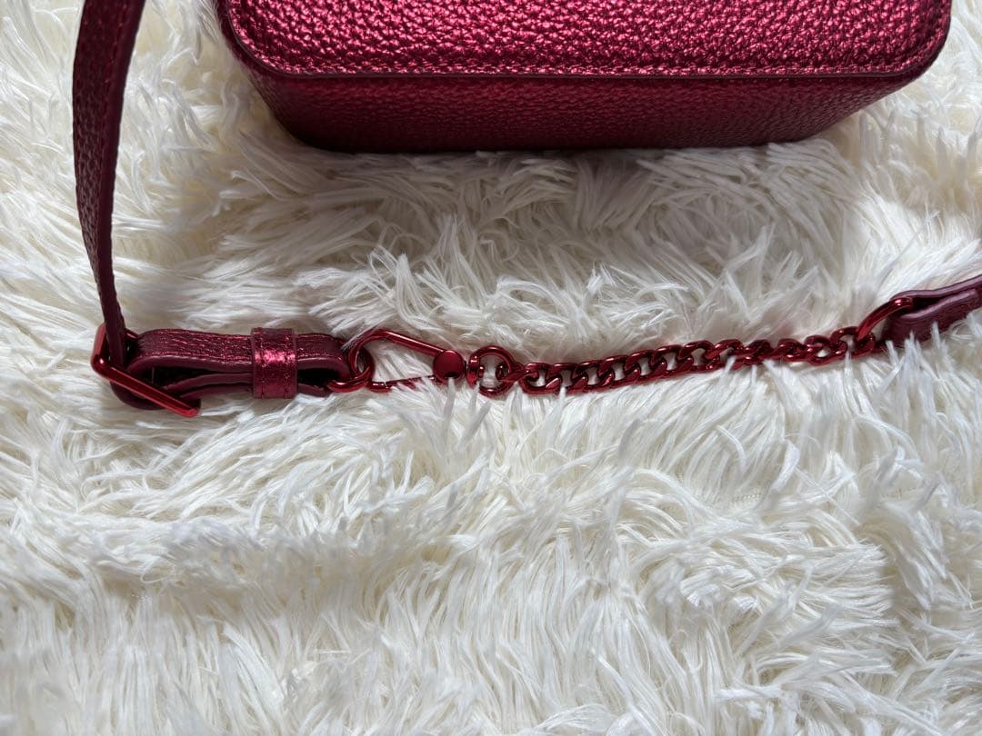 【極美品】ラコステ　赤　メタリックカラー　レザー ボディバック