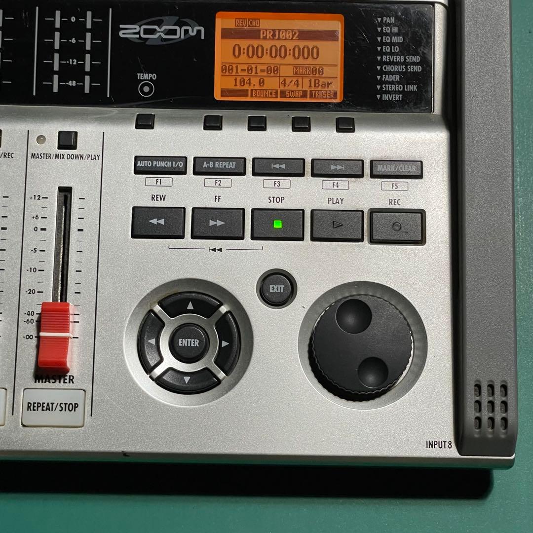 Zoom R24 マルチトラックレコーダー/オーディオインターフェイス