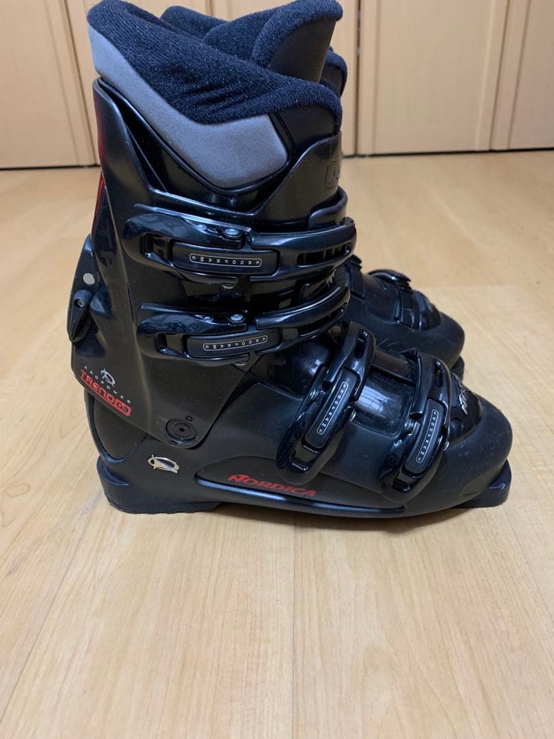 Nordicaスキーブーツ　（27.0~27.5cm）