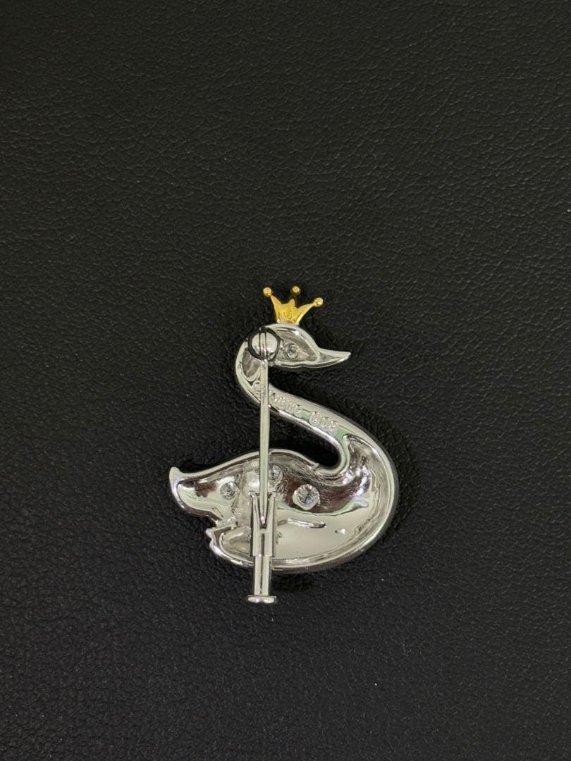 TASAKI K18WG白鳥モチーフダイヤモンドブローチ