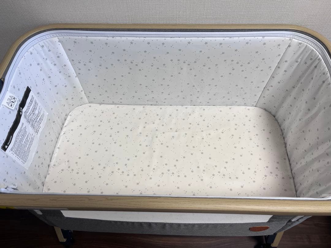 美品 ベビーベッド　折りたたみ式