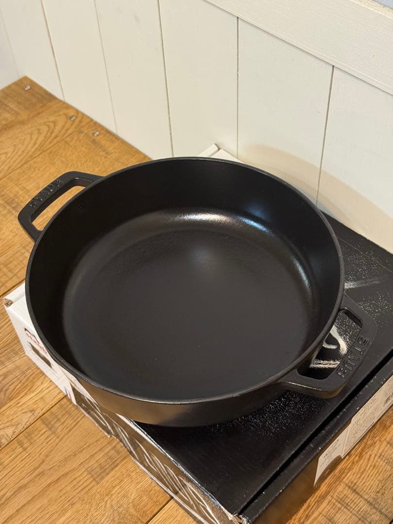 新品 ストウブ ブレイザー・ソテーパン ブラック 24cm 40511-473