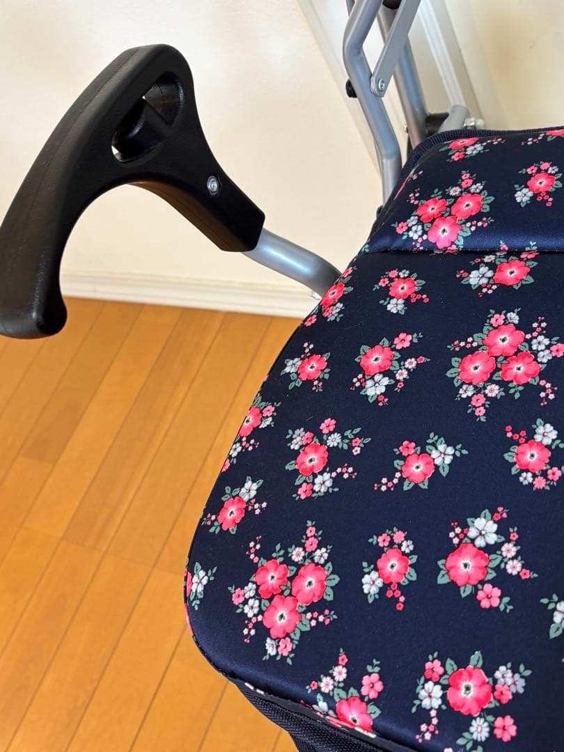 新品同様　シルバーカーデュオST 買い物カート　手押し車　花柄　折り畳み