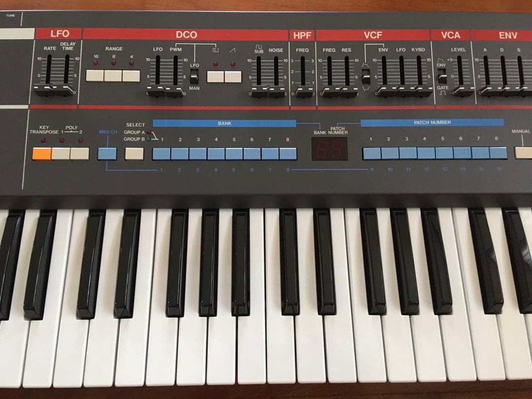 鍵盤楽器 Roland JUNO 106