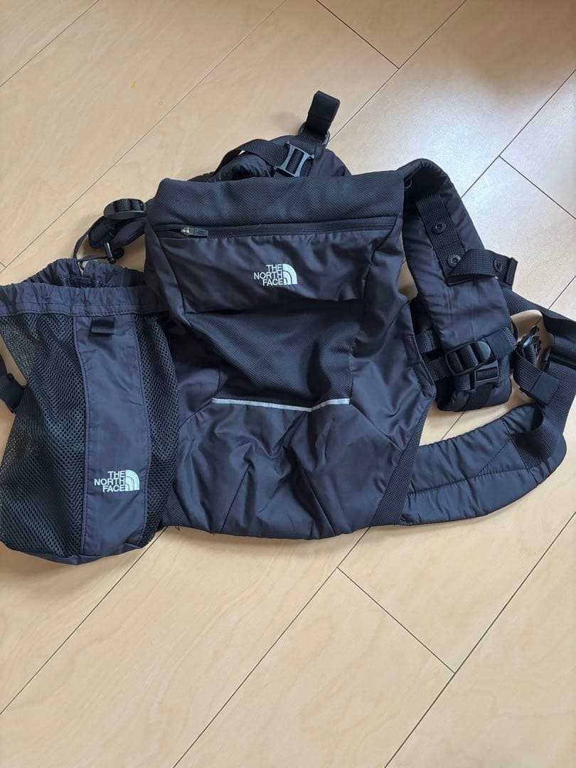 【美品・試着のみ】ノースフェイス NMB82300 ブラック抱っこ紐 黒