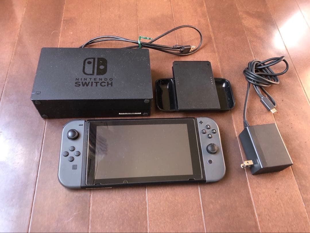 任天堂　Switch 本体