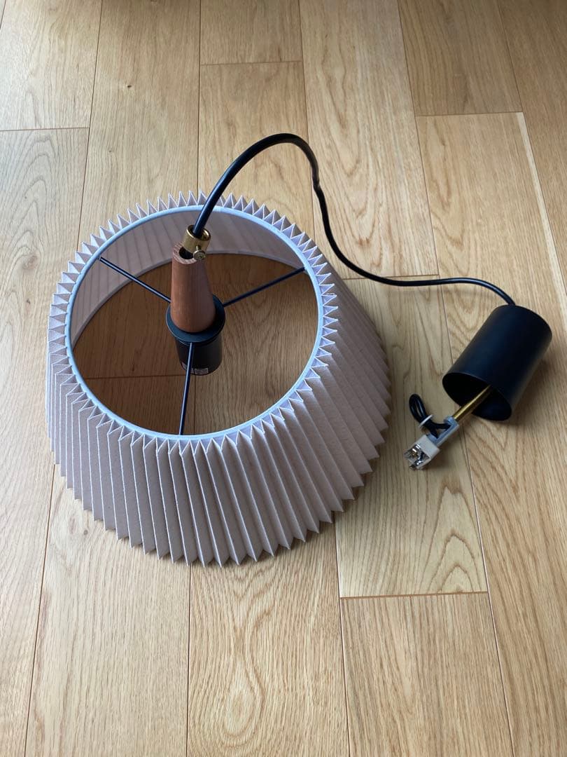 Usva ウスヴァ ペンダントライト　プリーツ