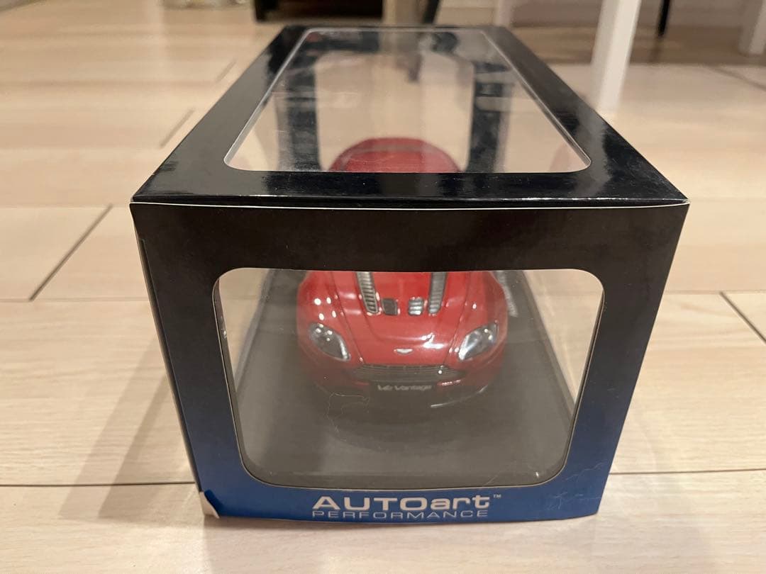 【kuni】AUTOart Aston Martin V12 Vantag