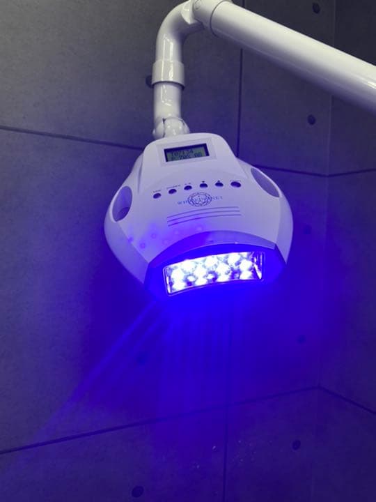 シャリオン社製ホワイトニング機器＋備品一式