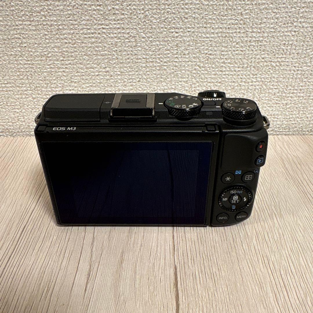 Canon EOSM3 ミラーレス一眼カメラ　キャノン　デジタルカメラ