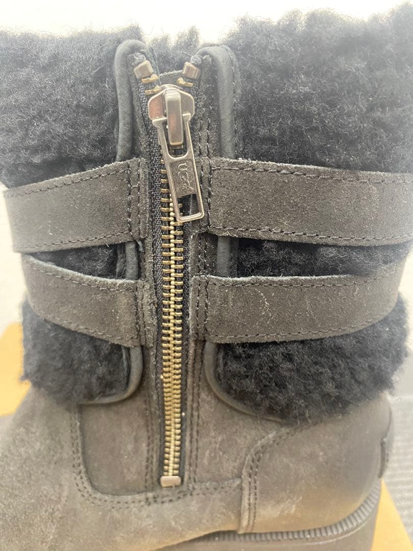 アグ UGG ムートンブーツ クラシックミニ レディース23.5㎝