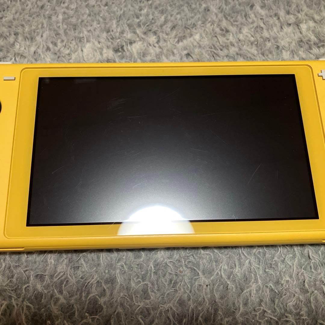 4*ま様 Nintendo Switch Lite イエロー 本体