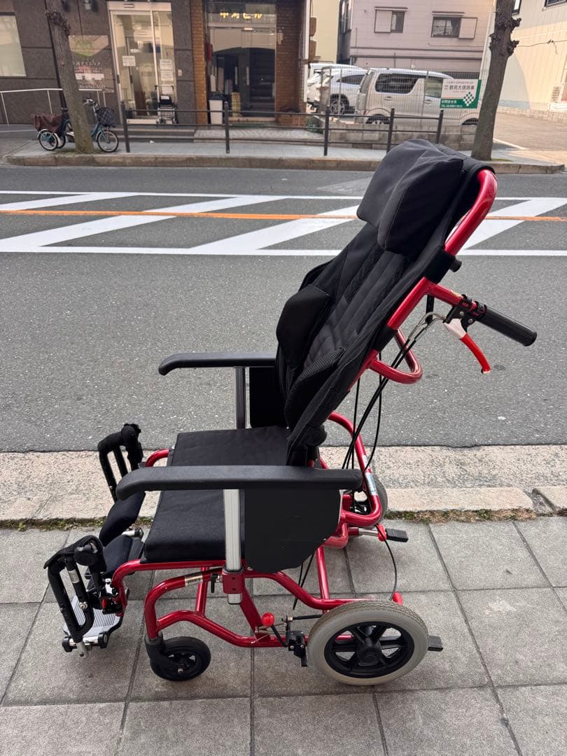カナヤママシナリー パーソナルアジャスト車いす emigoII
