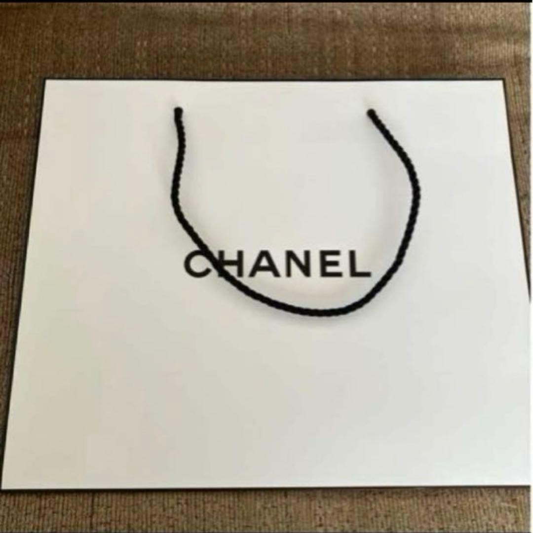 シャネル　ホリデー限定　リップアンドネイルケアセット　ラッピング済み