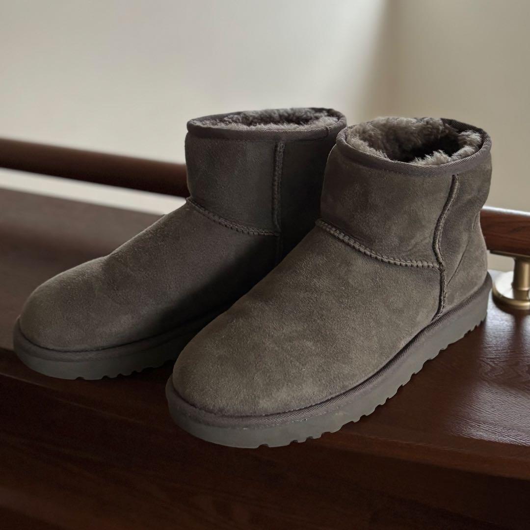 UGG クラシックミニ　ムートンブーツ　グレー US8 25㎝