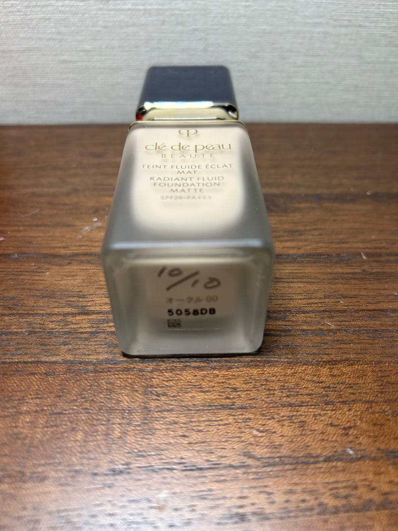 clé de peau タンフリュイドエクラ マット　オークル00