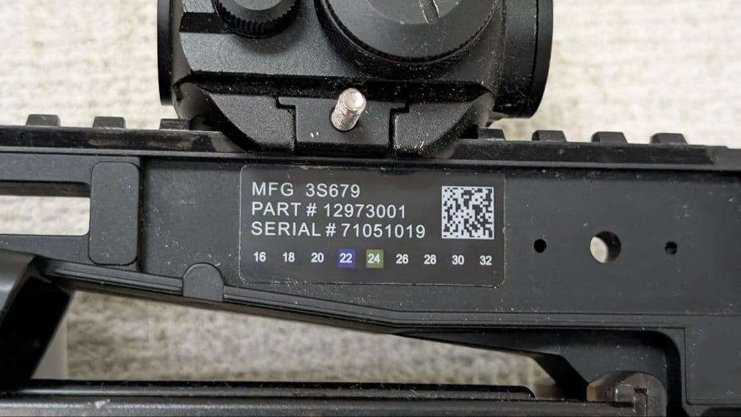 東京マルイ p90 ブラック ドットサイト・予備マガジン・バッテリー付属