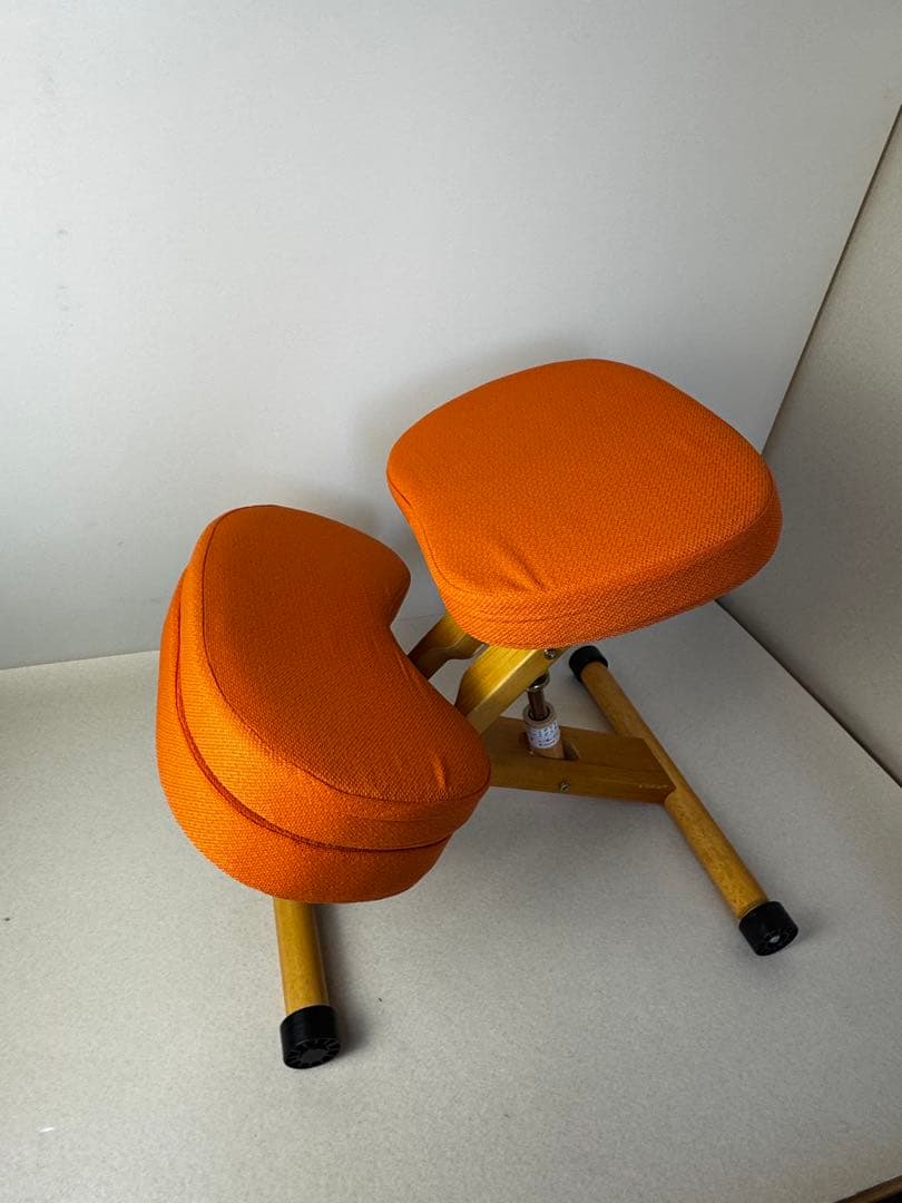プロポーションチェア　姿勢矯正 チェア 小学生 学習椅子　オレンジ