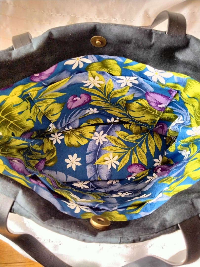 ☆269.ハワイアンキルト・バッグ・ハイビスカス＆ティアレ＆モンステラ
