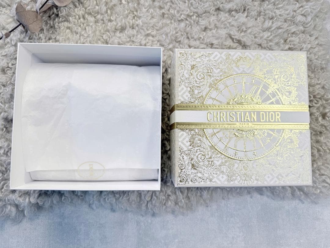 未使用　ディオール　Dior　エクランクチュールマルチユース　ホリデー限定