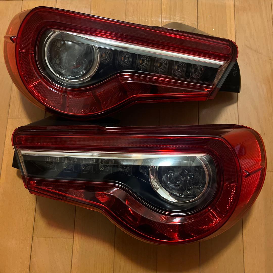 トヨタ86後期純正テールランプ ZN6