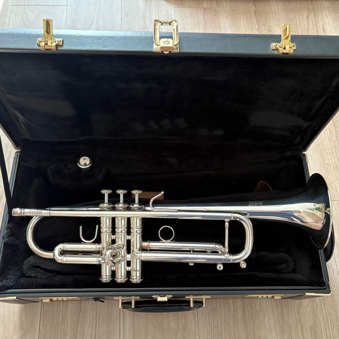 ストンビ　stomvi　B♭トランペット　タイタンTITAN