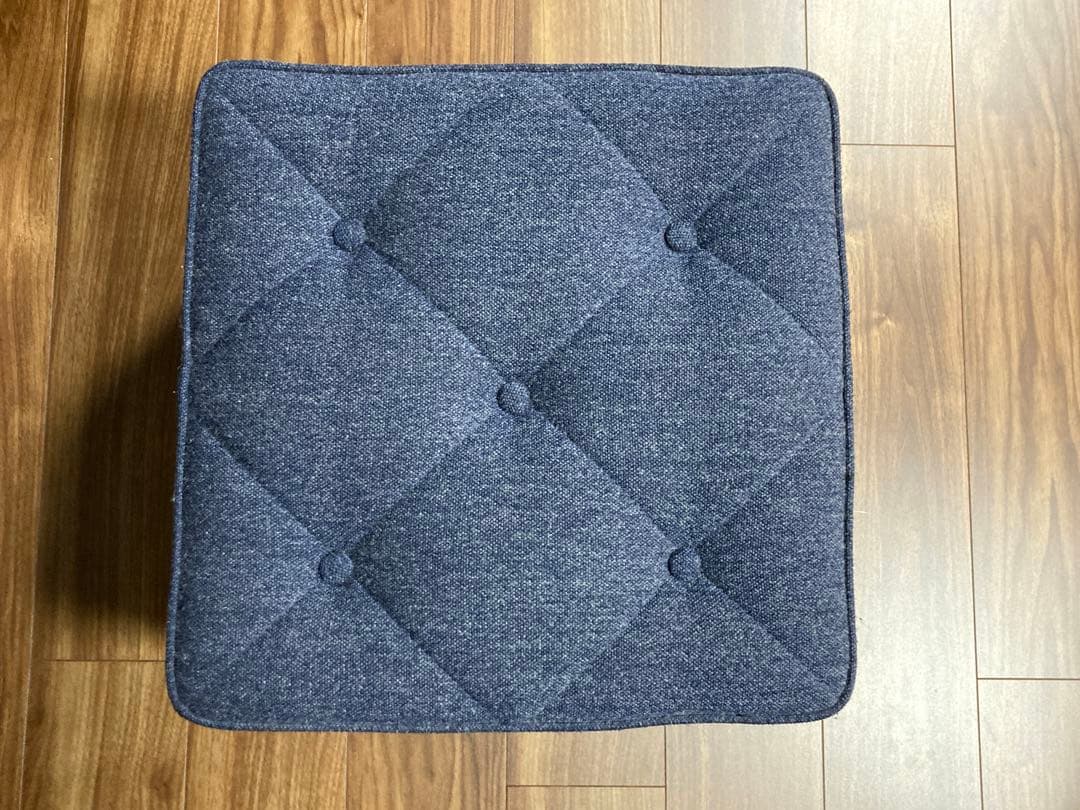 カリモク60　オットマン　タープブルー