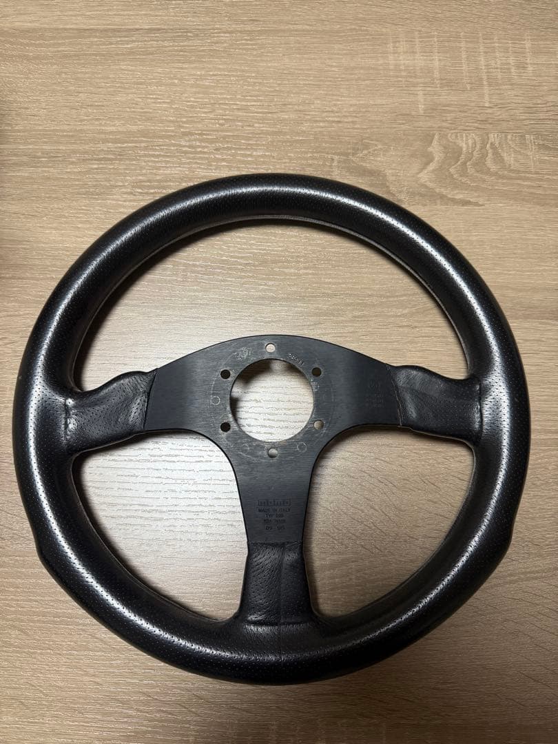 momo ステアリング レザー