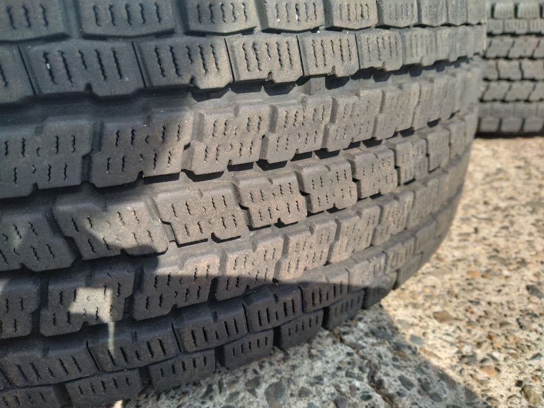 スタッドレス4本　【185/75R15】　ハイエースDXジャストロー　名古屋西部