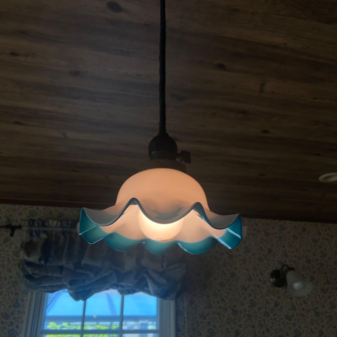 レトロ　ガラスシェード　乳白色　大正ガラス　フリルガラスシェード　電傘