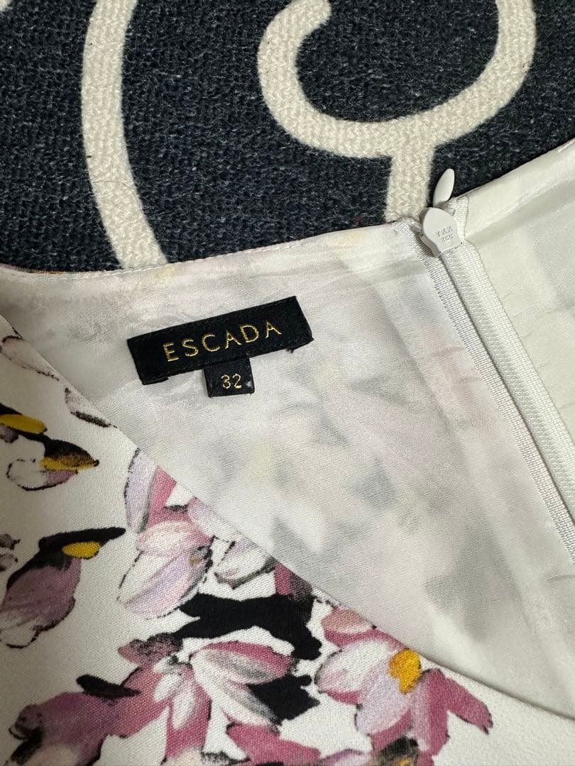 ESCADA フラワープリント 七分袖ワンピース 32