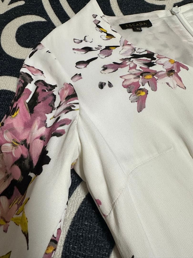 ESCADA フラワープリント 七分袖ワンピース 32