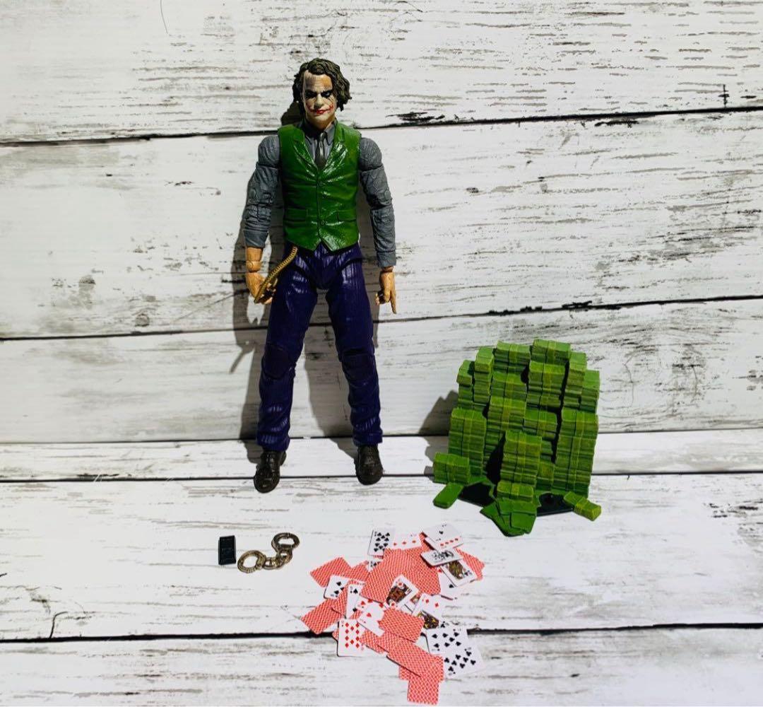 ダークナイト　ジョーカー　マルチバース　フィギュア