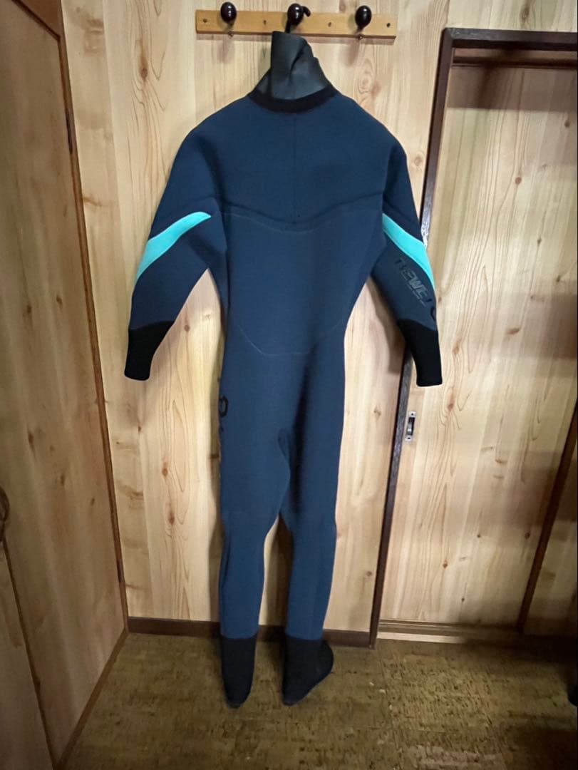 匿名配送　美品　BEWET ドライスーツ