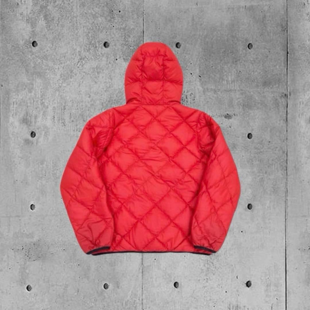 mont-bell ダウンジャケット キルティング　リバーシブル黒／赤