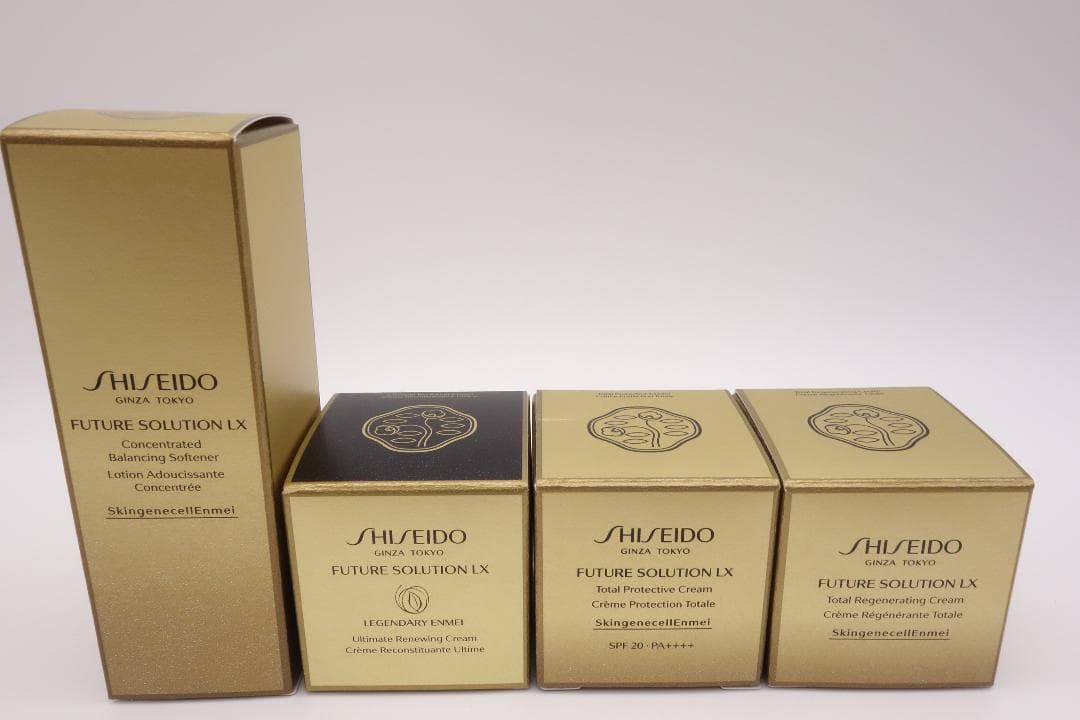 フューチャーソリューション　LX　クリーム　保湿液など　4点セット